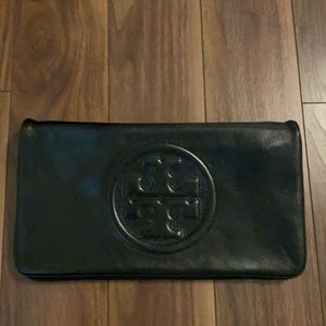 Tory Burch leather bag. Can be worn as a clutch with removable strap
